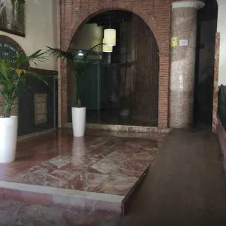 Apartamento En Pleno Centro Torremolinos. Apartment *